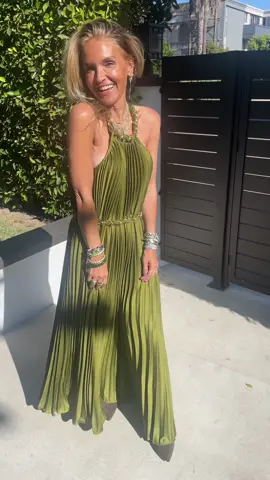 This dress❤️🔥 Linked in my LTK page that you can access through the link in my bio🥰 #fyp #foryoupage #foryou #dress #fire #fuego #slay #latina #midlife #women #ladies #losangeles #OOTD #fancy #beauty #age 