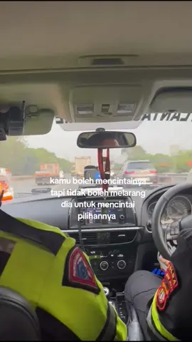 seperti itu lah bolo..#fyp #patwal #ngawal #gipol #kawalan #polisitiktok #polriuntukindonesia #polisiganteng #pengawalan #denwal #patwalpolisi 