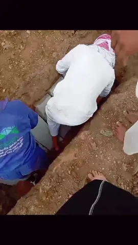 هذا مقطعه كامل دعواتكم له 