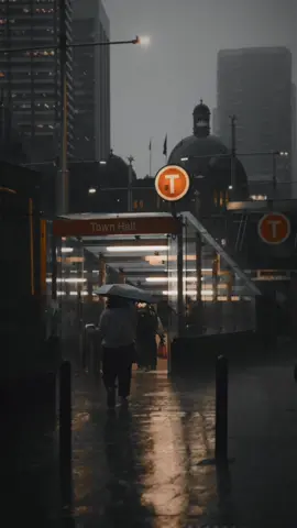 Rainy days in Sydney, NSW, Australia🇦🇺 went to the city to shoot and ended up getting saturated! ☔️ Shot on a sony A7S III handheld hence why theres a couple shakes in the second shot 📸 #sydney #film #aesthetic #australia 