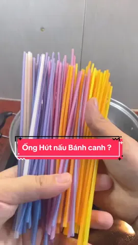 Ê mấy bà ơi , dạo này tui thấy người ta ăn cái ống hút bánh canh nhiều màu như gì nè !!! rất thích hợp với mấy bà ăn heathy luôn . #bepcuagiao #banhcanh #ancungtiktok♥️ 