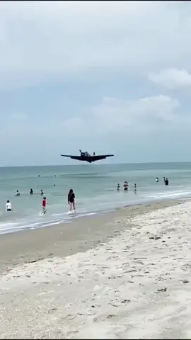 How lucky for that warrior #usa🇺🇸 #sea #plane #landing #trending 