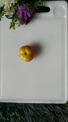 Tomato skin care for sikn whitening & glowing 🥰🥰#foryoupage #unfrezzmyaccount #viraltiktok #fypシ゚viral #facial