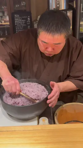 【マンガ盛り無料】1000円でお腹いっぱい和食の達人のデカ盛り日替わりランチ ・店名 和ーるどおーだー 加寿喜 ・住所 愛知県名古屋市名東区高社2-79 リンデンマンション 1F ・営業時間 【月〜土】 11:30～13:45 19:00～一斉スタート ・定休日 日曜日、祝日 ・メニュー 日替わりランチ　1000円(税込) ・予約 予約可能(ランチは不可) ・席 カウンター席 ・駐車場 あります。(1台のみ) ・電話番号 052-912-2572 #名古屋グルメ #tiktokfood #japanesefood 