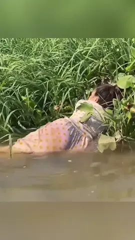 你好啊，con cá này khó bắt thiệt 😅 hi bé út dễ thương nè 🥰🥰 #tiktokthailand #xuhuong #xuhuongtiktok 