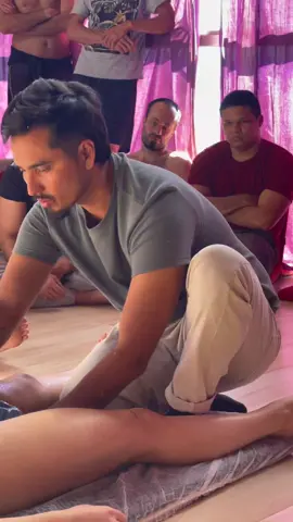 No contexto da massagem tântrica, a ativação da Kundalini não se limita a experiências físicas, mas visa também promover um equilíbrio energético e emocional. A intensidade das experiências prânicas durante a massagem ajuda a liberar no bloqueios emocionais, permitindo uma maior fluidez nas emoções e uma conexão mais profunda com a própria essência espiritual. #tiktok #TikTokAwards23 #viral #ForYouPage #educacaosensorial 