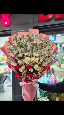 Flowers bouquet with currency note available our all outlets ❤️❤️❤️❤️❤️ #currency #foryoupage #floral #rupes #foryoupage #forypupage #beutiful #viralditiktok #trendingsong #Love #trendingsong #foryoupageofficiall #fyp #pakistan #fyp #foryou #viral #painting #floral #flowers #foryou #shop #spcial #flowers #top #fyp ❤️#blossomslahore #pakistan #gift ❤️ #idea #delivery #sudiarabia #beutiful  #canada #candy #chocolate #us #usa #dubai #overseaspakistani @blossomsflorals 