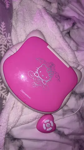the most iconic thing i’ve kept from my childhood💗💗 #foryou #abcxyz #hellokitty #hellokittycomputer #trending #fypシ 