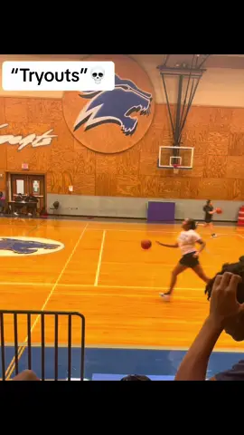 W right hand lay👌🏼#fyp #foryoupage #girlsbasketbal 