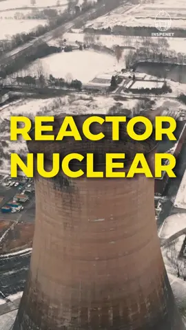 ¿Sabías cómo funciona un reactor nuclear? En este post te explicamos de forma sencilla cómo se genera electricidad a partir de la fisión nuclear. ⚡️ Los reactores nucleares son una fuente de energía muy eficiente y limpia, que no produce gases de efecto invernadero. Sin embargo, también tienen algunos riesgos, por lo que es importante que estén bien diseñados y operados para garantizar la seguridad. ¿Qué te ha parecido? ¿Tienes alguna pregunta? ❓ #inspenet  #reactornuclear  #energíanuclear  #fisiónnuclear