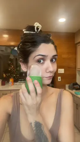 Ice cube face roller ftw. #fyp #icecubeforface #SelfCare #depuffer #ice #iceicebaby 
