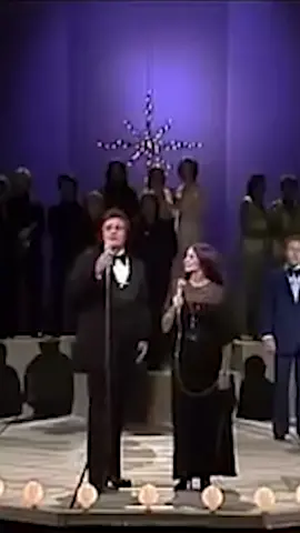 In his 1977 annual Christmas special, Johnny Cash led an all-star rendition of 'Silent Night' with June Carter Cash, Jerry Lee Lewis, Carl Perkins, Roy Orbison, and more 🌟🎄 #johnnycash #countrymusic 