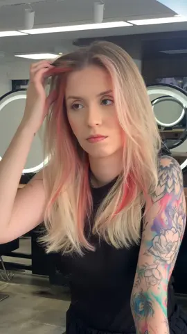 Mechas em Rose 💕 Me conte aqui nos comentários o que você achou. #mechas #trasformation #hairtok #hair #loira #hairstyle #blond #mechascreativas #TikTokAwards23 
