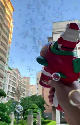 Máy tạo bong bóng ông già Noel quà tặng cho các bé nhân dịp noel sắp tới này mọi người nhé #xuhuong #giangsinh #noel2023 #onggianoel #noel2023❤️🎁🎄 #onggianoel🎅 #bongonggianoel #yfpシforyou #xuhuong2023 
