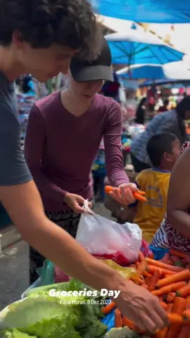 Groceries Day kali ini  cukup spesial karena kedatangan teman dari Prancis, Eti and Noe😊 Mereka senang sekali belanja di Pajak Horas karena segar-segar dan banyak buah-buahan yang belum pernah mereka lihat sebelumnya😃 OOTD : Kain ulos 😍 #groceriesday #pajakhoras #pematangsiantar #blessed #OOTD #slowliving #wastranusantara #tiktok 