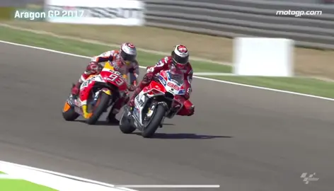 moment marquez overtake 2 ducati #marcmarquez #overtake #ducati #honda #marquezvslorenzo #marquezvsdovisioso #moment #motogp 