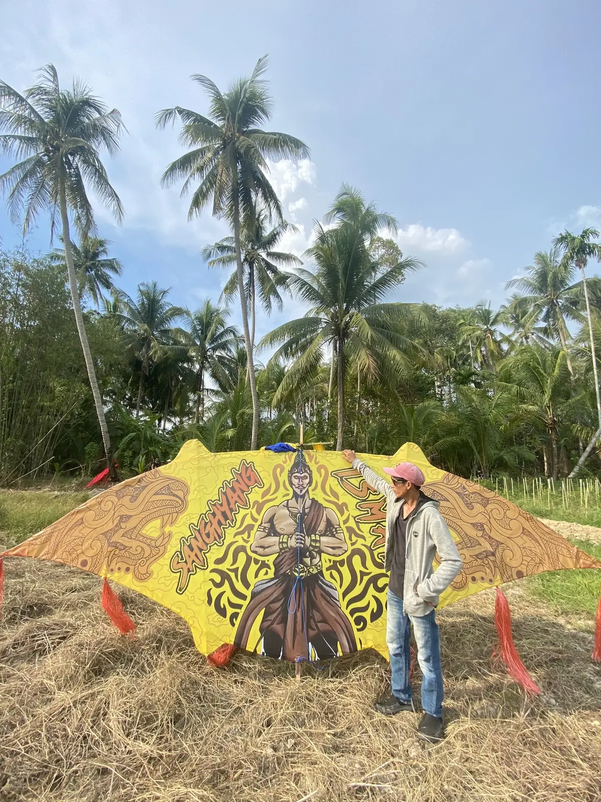 #badandang #layanglayangdandang #layangandandang #kukumbangandandang #kukumbangan #tradisituruntemurun #melestarikanbudaya #fypシ゚viral #fypシ #sungaitarap #kalimantanselatan #kalseltoday #savepalestine 