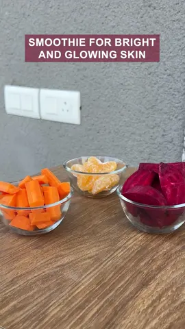 Smoothie for Glowing skin... #skincare #skintips #skintipsandtricks #brightskin #glowingskincare #dietforskinglow #foodforskin #tipsforgirls #millionare #drmeghachaturvedi #drhealth