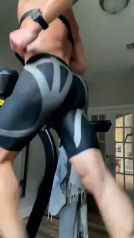 Just man ! #lycra #lycrapants #menlycra #spandex #spandexsports #spandexmen #gay #gaytiktok 