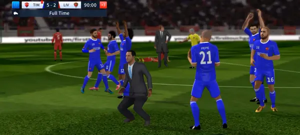 angkat piala 🏆 #DLS #Football #fyp 