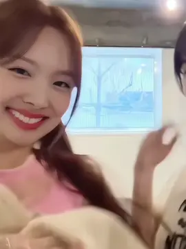 * 🏰 ᕱ⑅ᕱ ᭝⭞  fancams para videos con texto ! ~ ﹟› ᵎ 👒 ↝⌇ ִֶָ  duración de 6,6 segundos ><💗 ꒷꒦₊°💭꒱ﾐ  tags . . .  ઇ #shuzipq #fancam #fancams #fyp #viral #parati #fyp^^ #foryoupage #ASMR #artsita #filtro #coloring #kpop #speedsongs #nayeon #momo #twice ઉ 