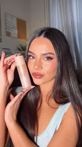 Get a flawless base for only £14 😍 @Georgia Young uses the shade LF9W 😍🤩🤍✨