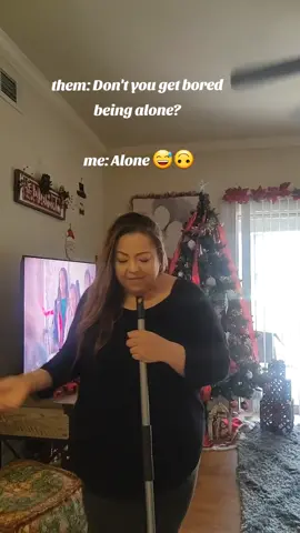 Always time for a concert 🎶 #tiktokcomedy #funnyvideos #homeconcert #fyppp #aliciakeys #lovingmyself #wfhlife #wfh #latinastiktok 