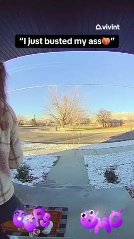 #duet with @vivint #caughtoncamera #slips #fails #falls #vivant #doorbellcam #ijustbusted #trending #fyp #foryoupage #viral #foryou #fup #trendingvideo #fypシ゚viral #fypシ #fypage #fypp #fypv #fypviral 