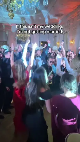 Wedding guest energy was off the charts at this one 🔥📈 #weddings #destinationweddings #rosecliffmansion #rosecliffmansionwedding #theknot #weddingwire #bridetobe 