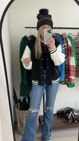 Girl just wait until you get your hands on our trendy black + white varsity jacket! 👏🏼 It’s one of our premium brands so the quality is AMAZING. 🔥  #varsityjacket #varsityjackets #blackjacket #womenstrend #womenstrends #trendywomen #trendyboutique #trendyoutfits #ootdtrend #outerwear #layeringclothing #bomberjacket #shopbmaes #boutique 