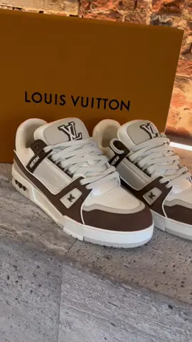 Unbox these pretty Louis Vuitton sneakers with me! 🤎👟 #louisvuitton #lv #sneakers #brown #louisvuittonunboxing #louisvuittontrainers #fyp #fashion #lvtrainers 
