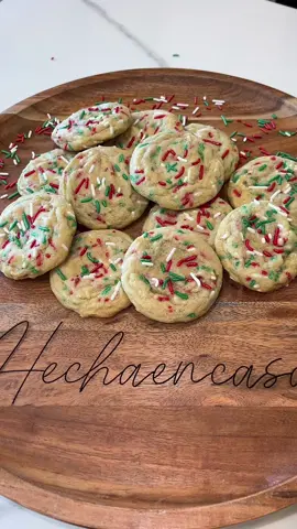 Christmas sprinkle sugar cookies! 🤶🎄#christmas #christmastiktok #christmascookie #cookie #cookies #friendsmas #sugarcookies #christmasdecor #christmasdecorating #como #christmasdessert #christmas2023 #fyp #fypage #fypageシ  