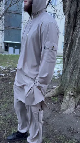 𝗡𝗘𝗨 🌾 Premium Qamis Set von P E T W A handgenäht aus den besten Stoffen 💯  _______________________________ #modest#menwear#modestmen#sunnah#jummah#eidoutfit#alhamdulillah 