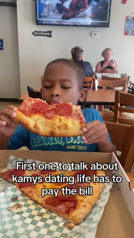 Youngest brother, first brother, and mother talking crap about the eldest daughter 