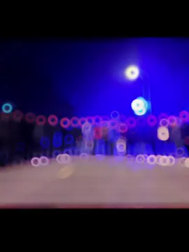 Ở xã hội này cứ bỏ qua sĩ diện mà kiếm tiền. Không có tiền là chẳng có gì, kể cả là tình thân.