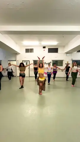 Enta Omri 🥰 my wonderful class #bellydance #bellydancetiktok #londonbellydancer #learnbellydance 