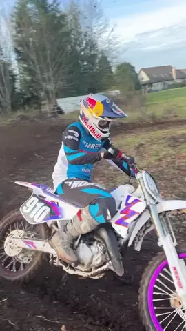 It’s an absolute blast shredding the @MotoSport.com 1993 YZ125 at the Devol compound! What 125 do you guys want to see us do a shirt design with? @Red Bull Motorsports @Red Bull @Maxima Racing Oils #1993 #YZ125 #yamaha 🎥: @Reed Stever 