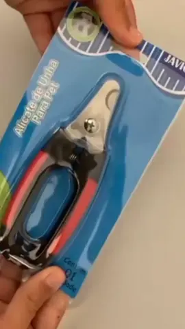 #cachorros #alicatepet ##gatinhos #gato Atenção aos donos de animais de estimação! Apresentamos o nosso novo alicate de unhas para pets com lixa. Interesse em manter as unhas do seu pet sempre bem cuidadas? Nosso alicate é a solução perfeita. Desejo por um produto durável e fácil de usar? Nosso alicate é feito de materiais de alta qualidade e possui um design ergonômico. Ação, não perca tempo! Adquira já o seu alicate de unhas para pets com lixa e proporcione ao seu pet o cuidado que ele merece.