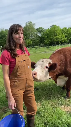 I hope your company holiday party is as lit as ours at @Once Upon a Farm. 🐮🎊🥂👩🏻‍🌾