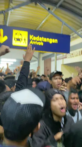 Surabaya-Jakarta yo gaoleh panas taa 😋💚🧡 #bonjak2728🐊🐅 #bonek #thejakmania 