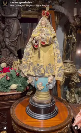 Conmemorando el día de la Inmaculada Concepción de María, les presentamos una Virgen inmaculada del siglo XIX elaborada en madera de patol ataviada en seda antigua brigada en plata y brocados con perlas, rosario en plata batida virreinal y corona de plata batida y dorada al mercurio, antigua también. (SOLO EXHIBICIÓN, NO VENTA) .  Puedes consultar también nuestro catálogo en Instagram, para ayudarnos a rescatar más piezas con Historia. https://www.instagram.com/mmantiguedades/ Cada Antigüedad, una nueva historia que contar.  #mmantigüedades #mmantigüedadesqueretaro #antigüedadesquerétaro #antigüedadesqueretanas #antiguedadesméxico #querétaro #quereratocentro #querétarocentrohistórico #enventa #antiguedadesenventa #ventavintage #antiguedadesrestauradas #ventadeantiguedades #inmaculada #inmaculadaconcepcion #inmaculadaconcepción #inmaculadaconcepcióndemaría #inmaculadamadre #virgeninmaculada #virgeninmaculadaconcepción #virgenmaria #virgenapocalíptica #virgenapocaliptica 