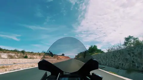 Ngắm cảnh đẹp cùng tôi đi #moto #phuot #r15v3 #pkn_moto #pkl_moto #TikTokAwardsVN2023 
