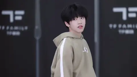 《DO REAL HOODBABIES》- TRƯƠNG HÀM THỤY COVER. Nhận xét: 