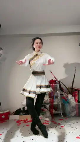 #dieunhaymongco #hottrend #lenxuhuong #chinese #dancer #menggu #蒙古舞科目三出战 #dieunhaylangla #科目三 