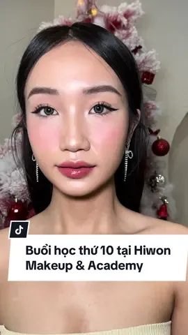 Buổi học chuyên nghiệp thứ 10 của tui tại Hiwon nò 🤭 #lemyphung #myphungmakeup #hiwonacademy #hiwonmakeup #hocmakeupchuyennghiep #makeupchuyennghiep #hiwonteam #makeup #lopnencangbong #xh #xuhuong #fyp