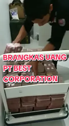 👉OWNER  ECO RACING, Bapak H. Febriyan Agung Sama Staff nya lagi Packing Uang gepokan Rp,100 Jutaan, Persiapan Buat Yang Dapat Reward