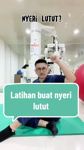 Ini latihan buat yang nyeri lutut ya. Lakukan rutin. Jangan salfok background nya #drpras #nyerilutut #fyp #edukasikesehatan 