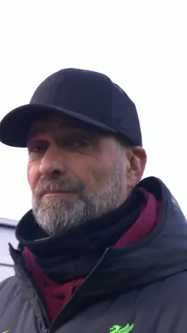 “He’s staring you out now, Peter.” 😂 A brilliant reaction from Jürgen Klopp here... 😅 #klopp #liverpool #lfc #funny 