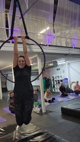 9 Days in to our Festive Fundraiser and our team has completed over 300 pull ups so far! can we make it to 1000 by the end of the month?! Fundraising for @Refuweegee 🦾💜