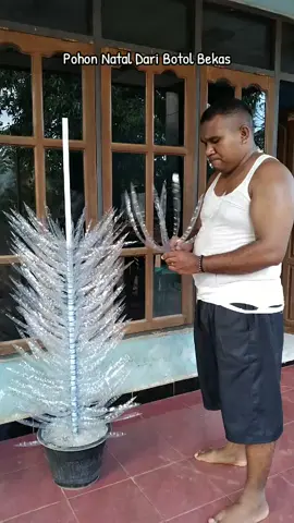 Memanfaatkan Botol Bekas Jadi Pohon Natal #kreasipohonnatal🎄  #memanfaatkanlimbahbekas  #katolikku_keren 